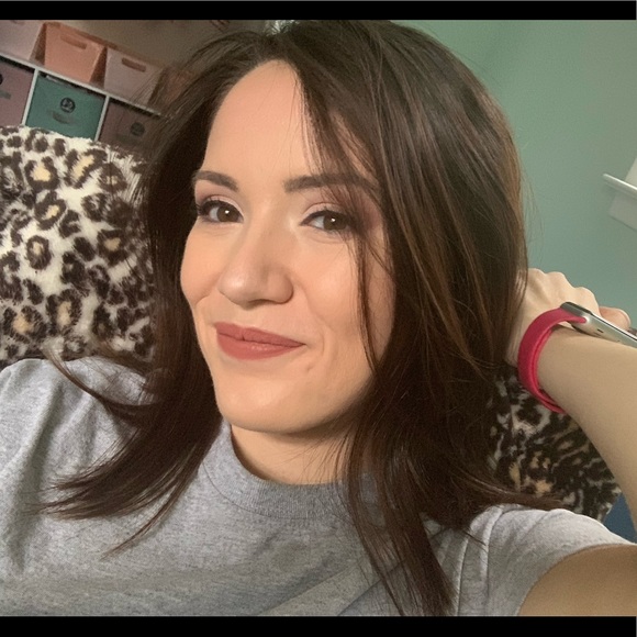 Meet your Posher, Tiffany! - Picture 9 of 10